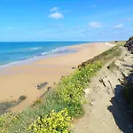 Les Nuits Du Cotentin Meuble Quettehou